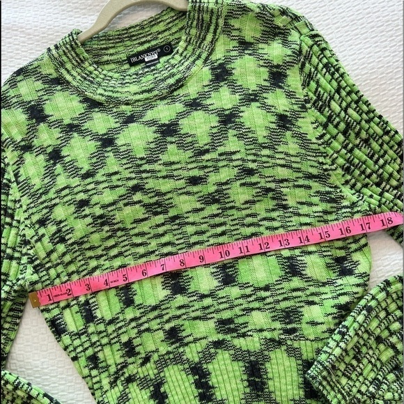 BlankNYC Women's Green The Clash Crew
Neck Balloon Sleeves Sweater - Picture 14 of 16